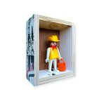 Playmobil huisje 'Geelwit meisje met gele cowboyhoed en emmer'