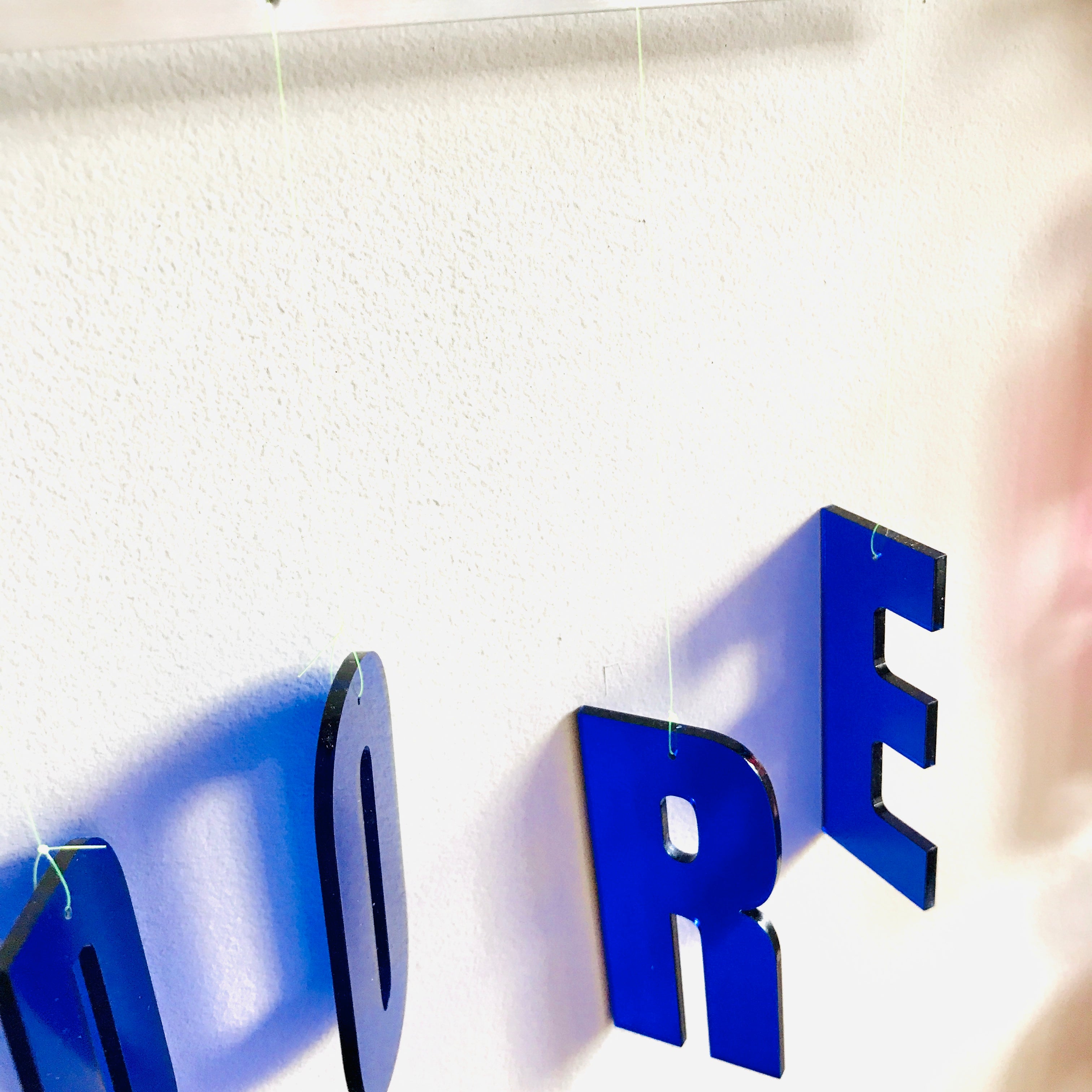 Mobiles PRE-ORDER / Reserveren →